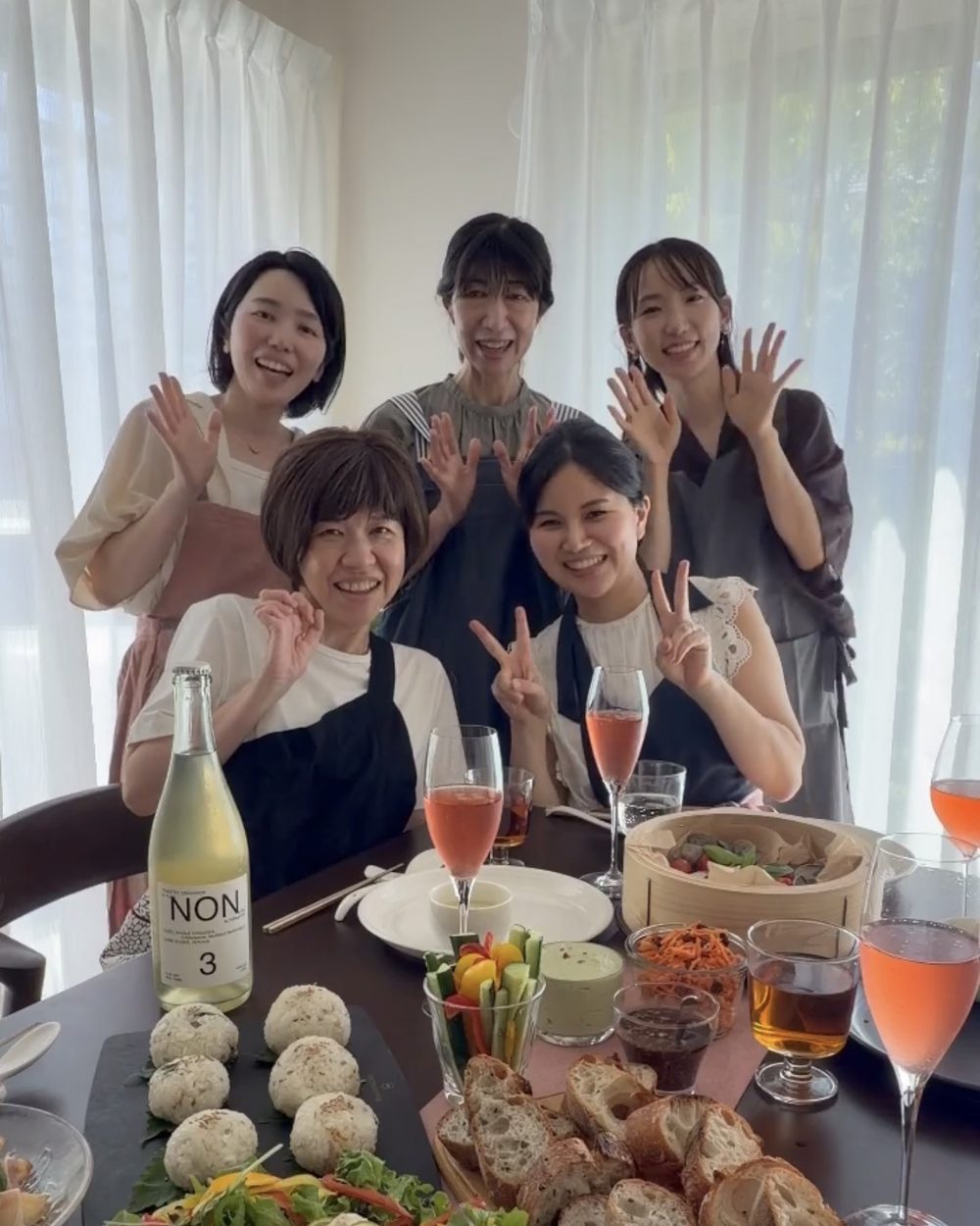 麹パーティーで食卓を囲む受講生さんたち